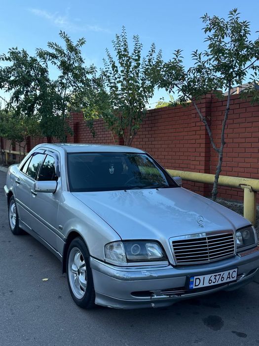 Mercedes w202 2000 год 2.0 газ/бенз