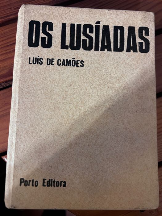 Vários livros antigos