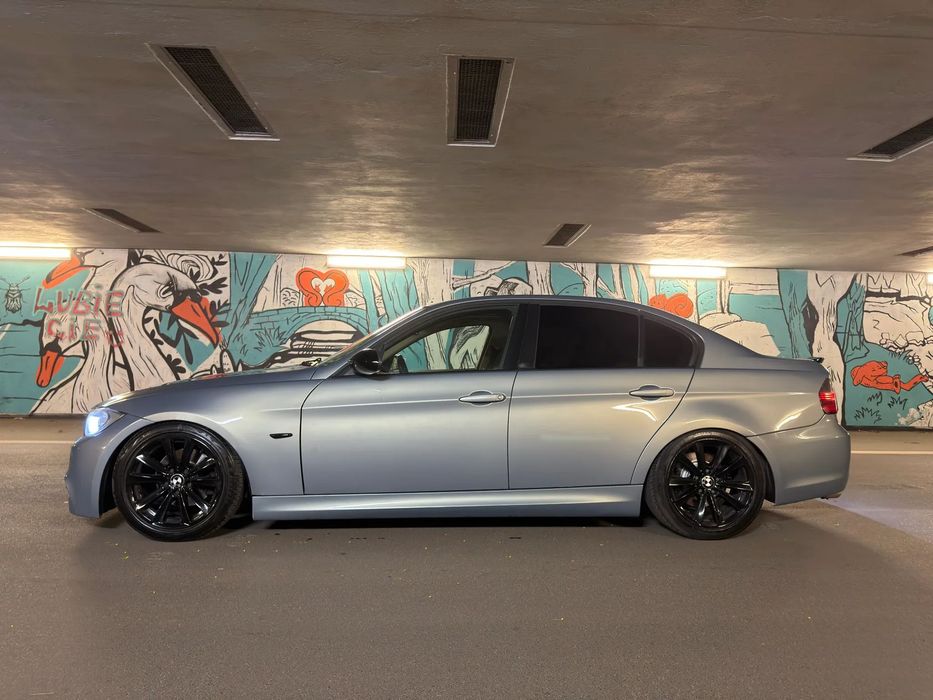 BMW Seria 3 BMW E90 330i M-Pakiet 258KM