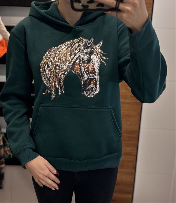 Bluzy z kapturem konik