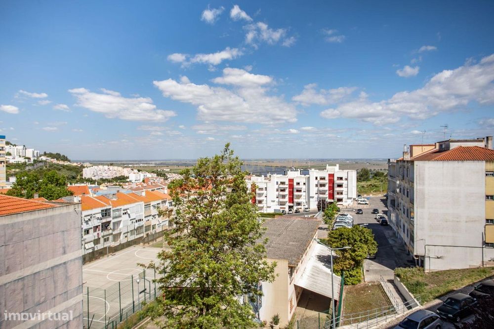 T3 com Vista Rio em Vila Franca de Xira
