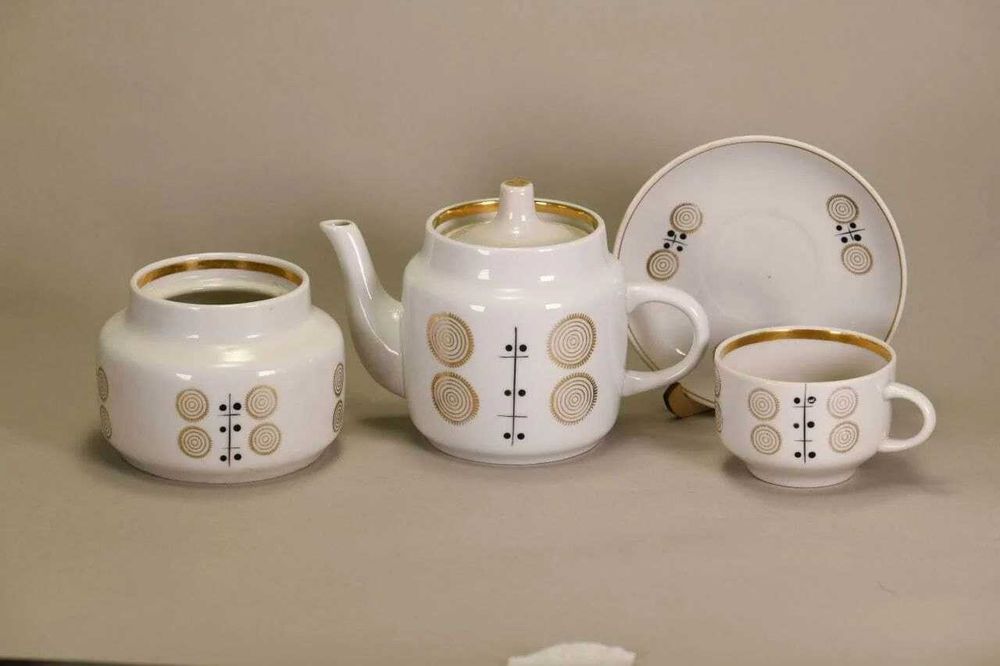 Редкий, новый чайный сервиз Барановской фабрики фарфора.
