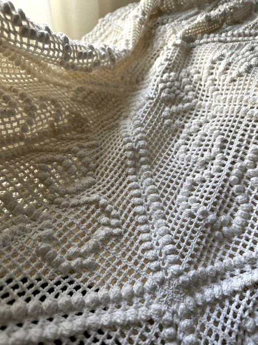 Colcha em croché feito à mão. 3x2 metros. Peça com detalhe incrível.