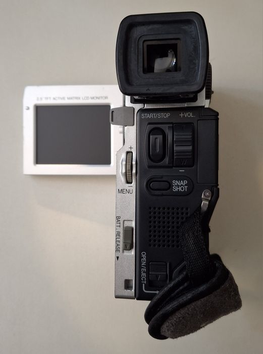 JVC GR-DVX9 MiniDV para Peças ou Restauro – Na Caixa com Acessórios