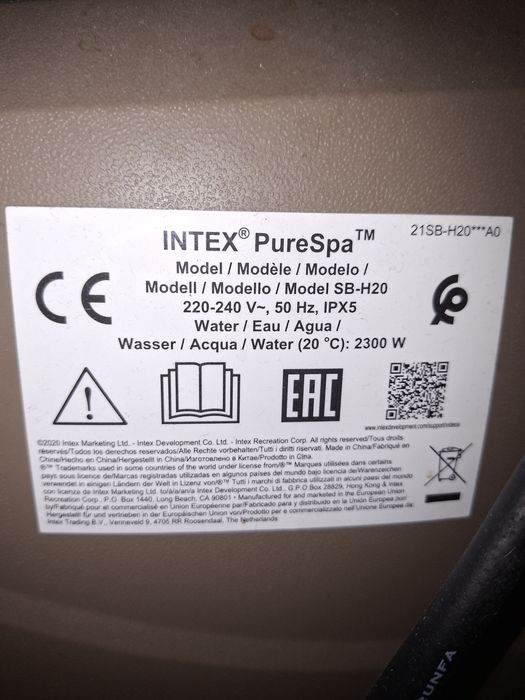 Intex PureSpa TM
21SB-H20*"AO
Mode! I Modèle / Modelo / Modell / Modello / Model SB-H20 220-240 V~, 50 Hz, IPX5 Water / Eau / Aaua /