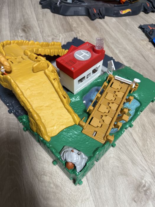 Продам трек Matchbox Каньйон