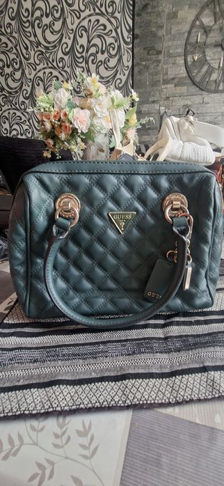 Mala Guess Cessily Box Satchel