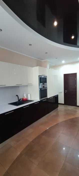 Продаю 3-к 109 м2 метро Защитников Украины, ЖК Московский