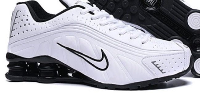 Nike shox  r4 brancas e pretas