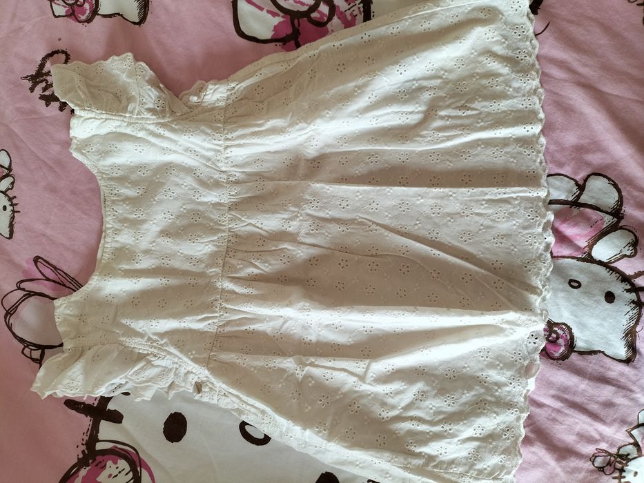 Blusa beje com bordados nova