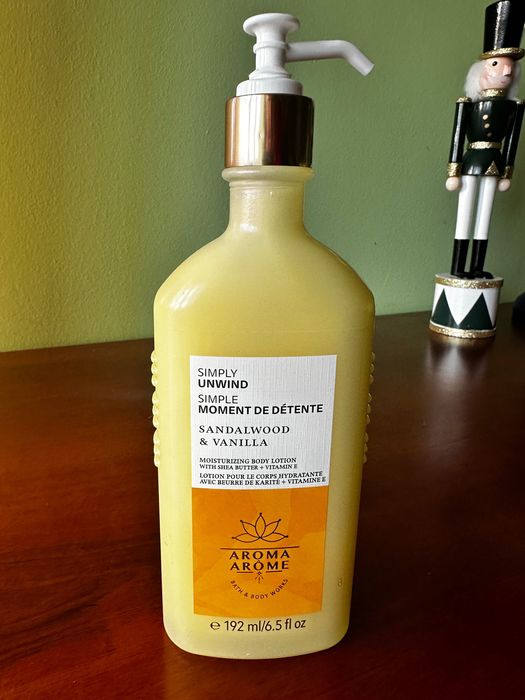 BATH & BODY WORKS Balsam do ciała 192 ml sandalwood vanilla, nowy