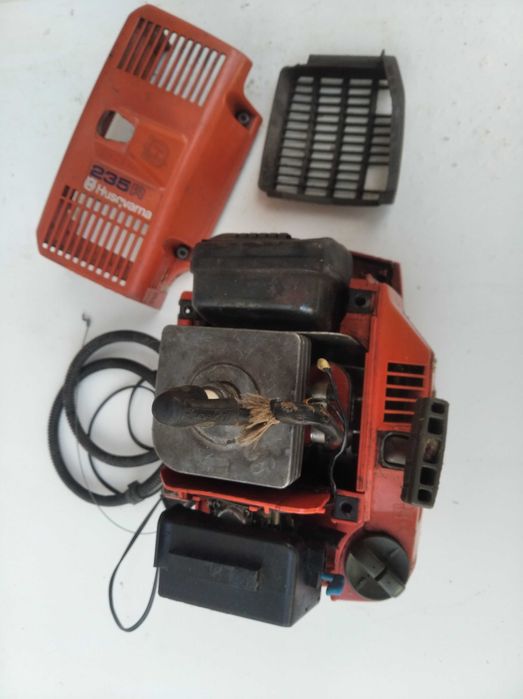 Робочий двигун мотор для мотокоси Husqarna 235r