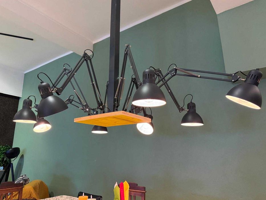Candeeiro suspenso tipo “Aranha” com 8 luminárias, para mesa de jantar