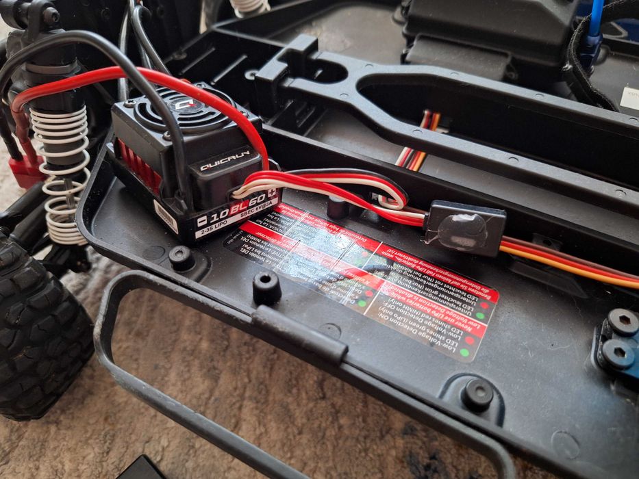 Samochód RC Traxxas Raptor po modyfikacjach 1/10