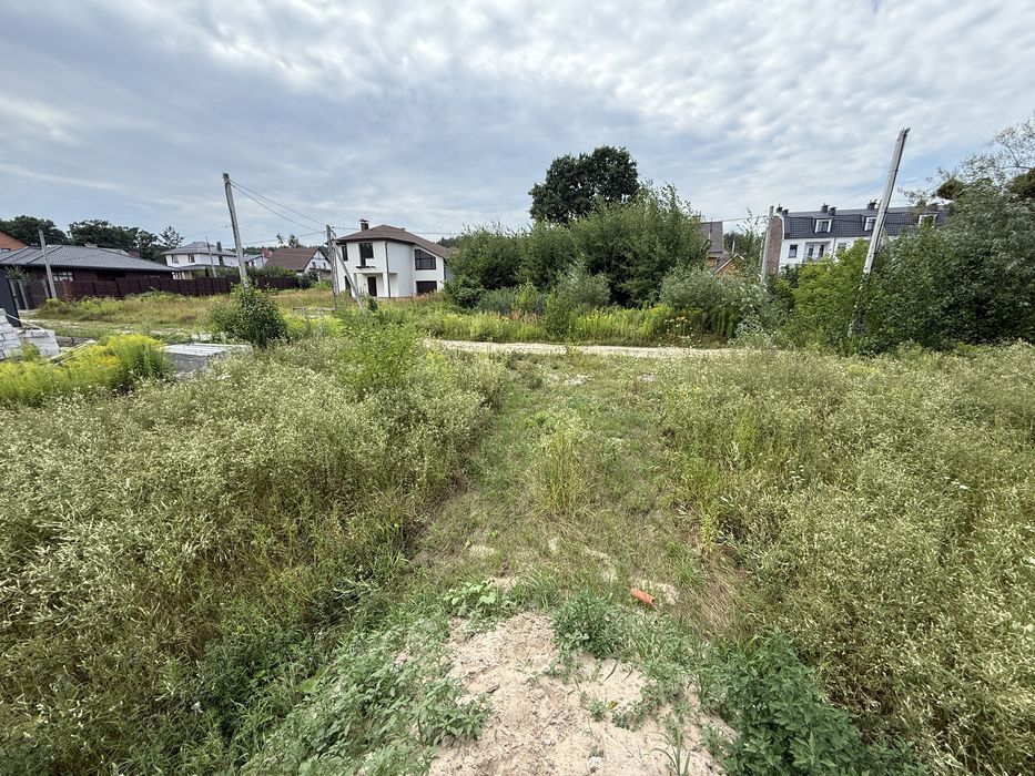 Земельна ділянка в Ірпені, на ділянці є 220В