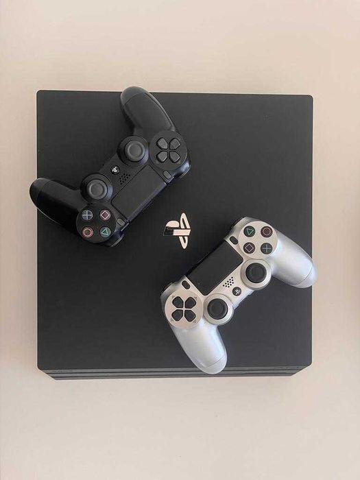 Ps4 pro+17 jogos+ volante Hori racing wheel apex+2 comandos