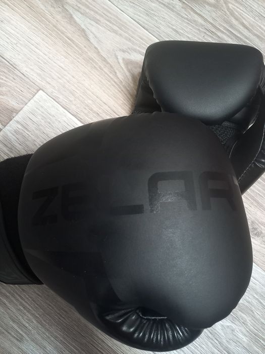 Перчатки для бокса,