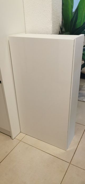 Móvel porta laçada branco