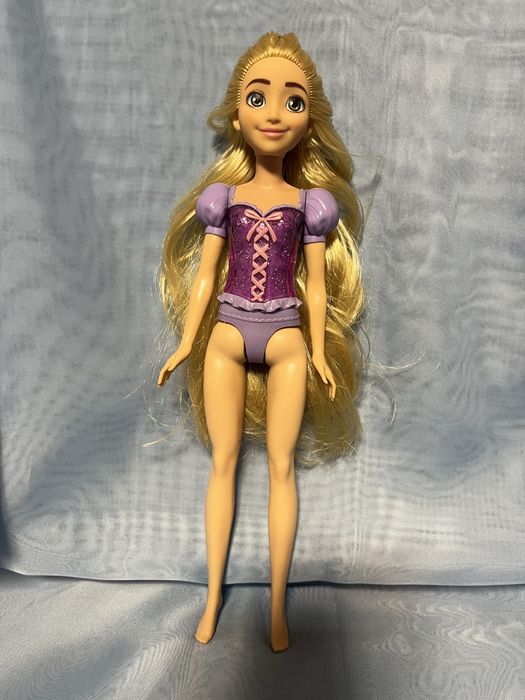 Анна,Рапунцель  .Дісней