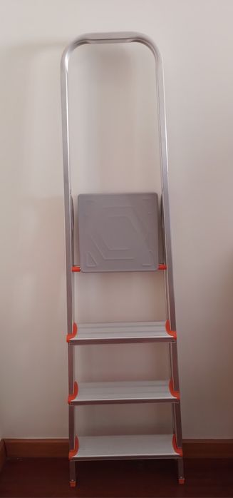 Escadote em alumínio