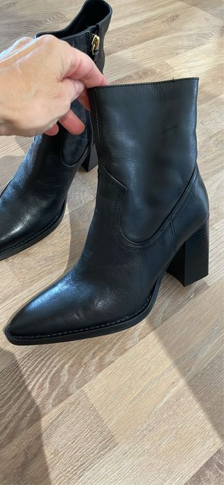 Botas em pele pretas novas da mango n.36
