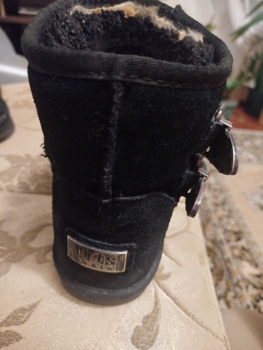 Уггі шкіряні  40 розмір