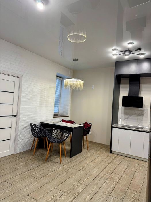 Подобово оренда Квартира у центрі, ЖК Театральний2+1,2+2