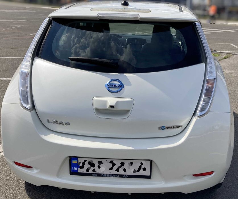 Nissan Leaf 2015 SL - не биток!