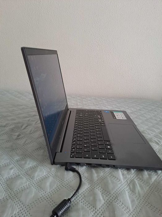 Notebook Samsung 550XDA (Intel i5, 8GB RAM, 256GB SSD) – Estado Novo