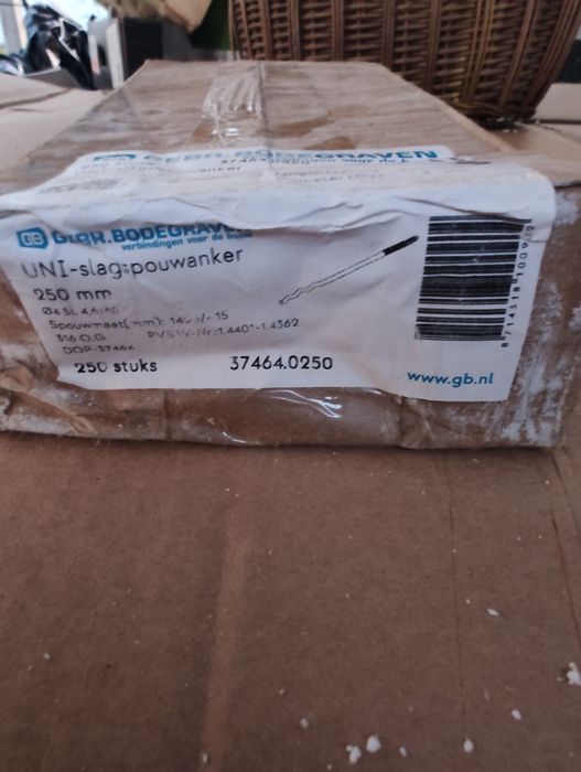 Kotwa wkręcana do spoin