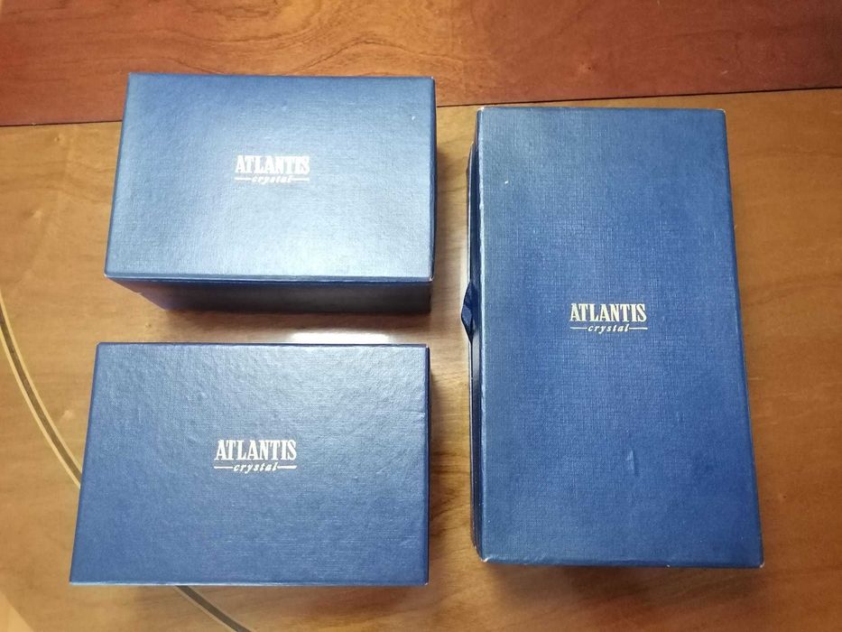 Cristal ATLANTIS , conjunto Frasco e 4 copos de Cristal lapidado