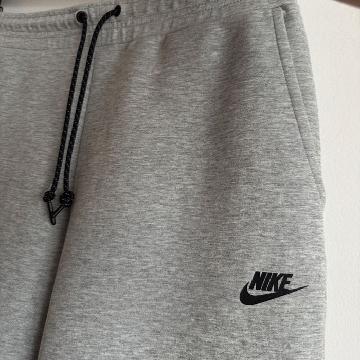 Чоловічі шорти NIKE  Tech Fleece М