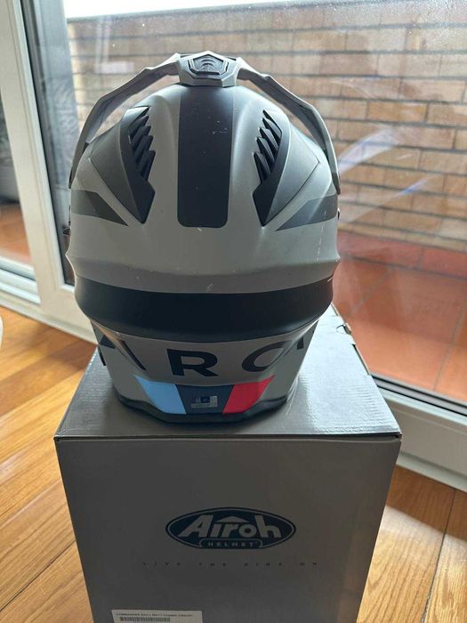 Capacete Airoh Commander 2 Cinza