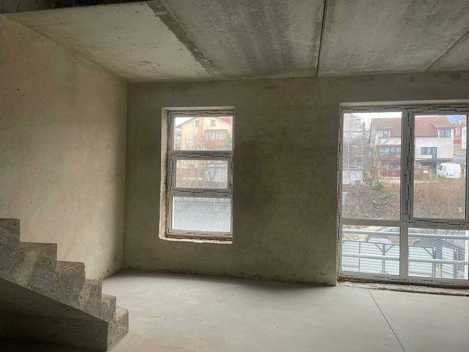 Продаж котеджу біля Подолян,  комунікації підключено