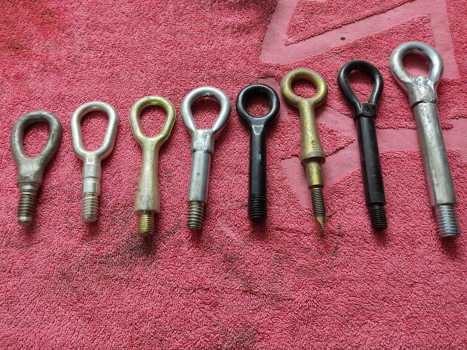 Гак буксировочний