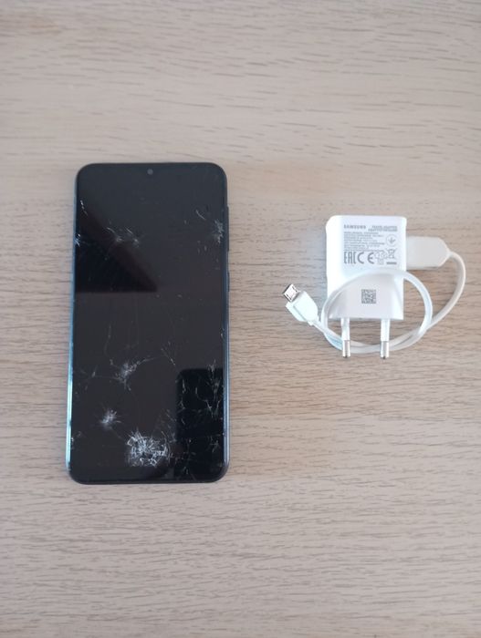 Samsung A10 com ecrã Partido Desbloqueado