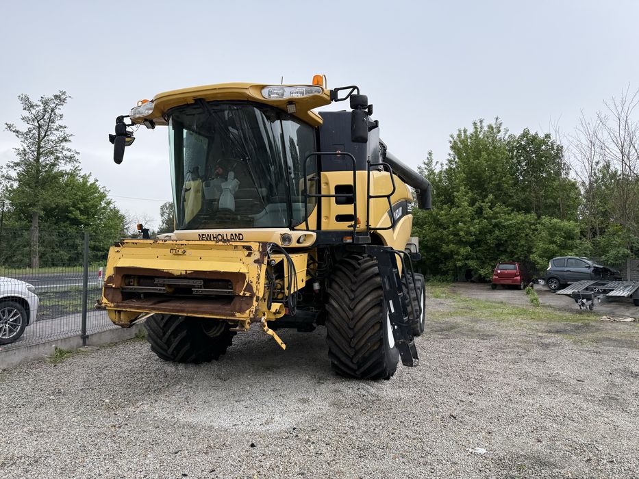 Kombajn zbożowy new holland cx880