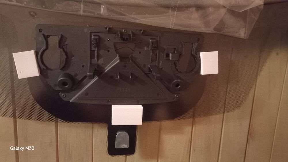 Стекло лобове продам Nissan rogue T33 21r