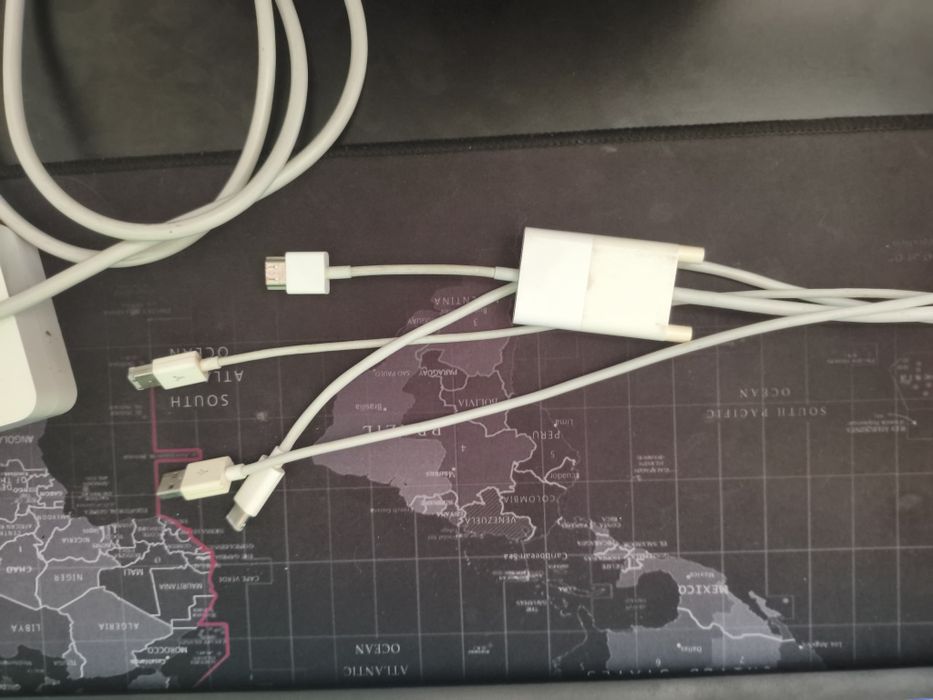 Apple Cinema Display 22” A1096 – monitor kolekcjonerski