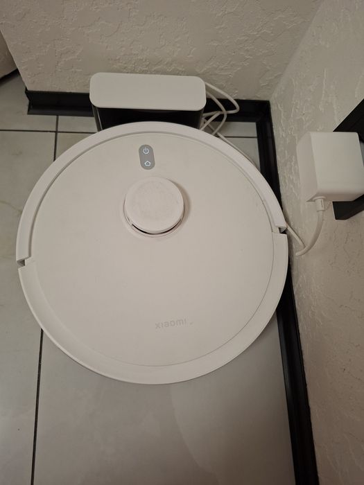 Продам робот пилосос