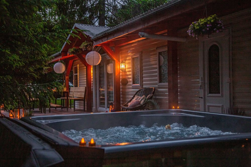 Domek w górach z prywatną plażą.