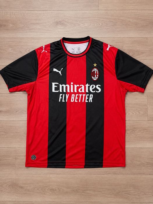 Camisola de milan so usada uma vez Tamanho L