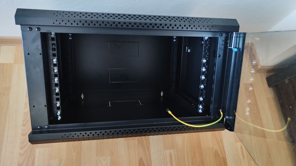 Szafa wisząca RACK 19" 6U  600x450