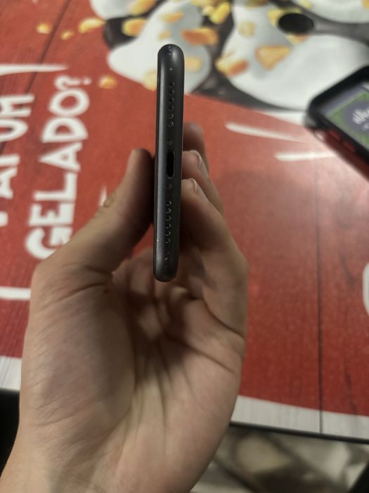 Iphone 11 64g com caixa