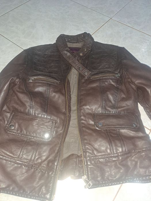 Casaco de couro castanho
