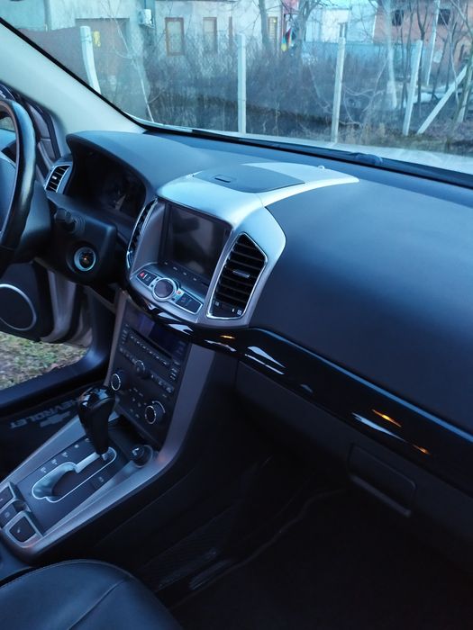 Автомобиль Chevrolet Captiva.