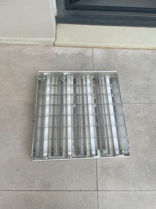 Armação de luz florescente430225968721438720