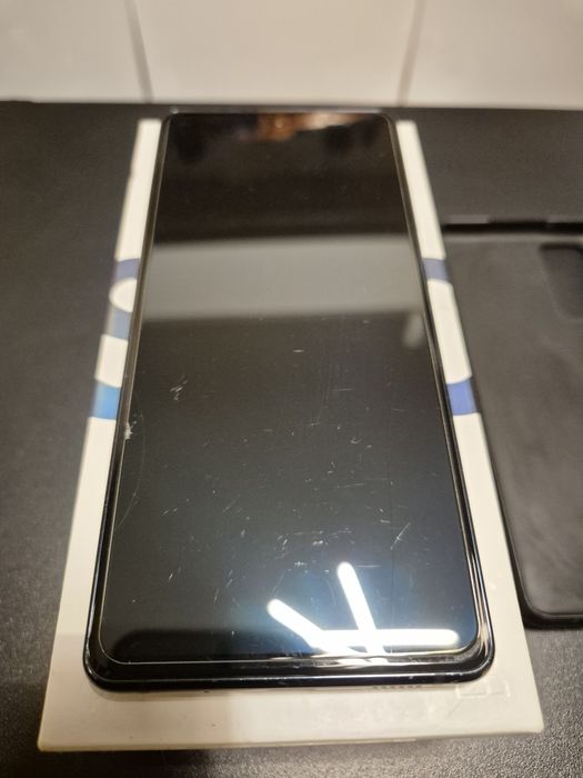 Smartfon Samsung Galaxy S20 FE 5G  6 + 128GB