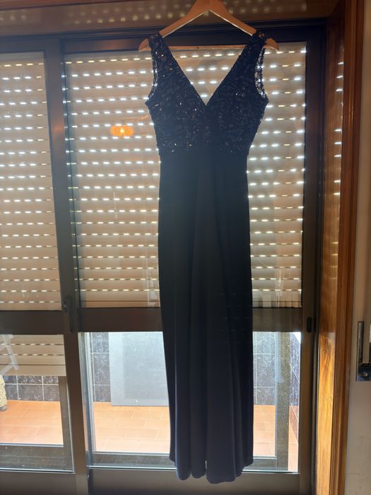 Long dress with left-side slit