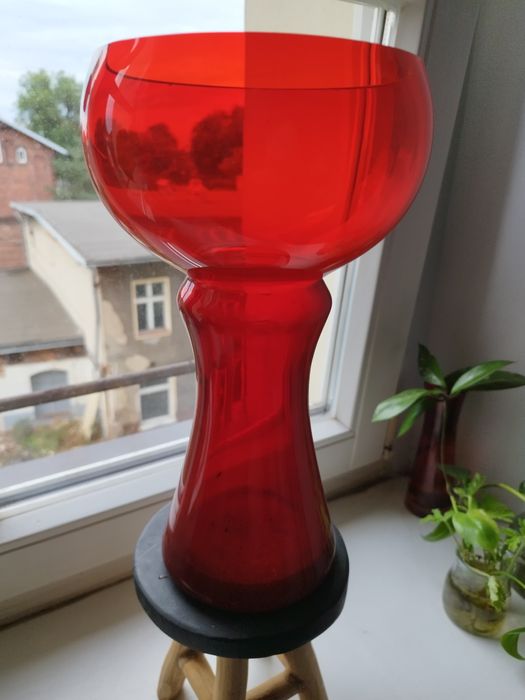 Wazon czerwone szkło sodowe Sadowski